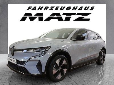 Grau Gebraucht 2023 Renault Megane E-Tech Equilibre Limousine | 20.975 € (Guter Preis)