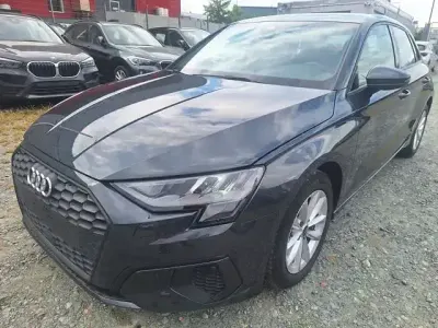 Gebraucht Audi A3 Sport 110 PS (80 kW) 2022 Grau Limousine