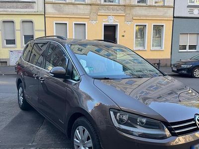 Second-hand VW Sharan 140 CP (102 kW) 2011 Maro Monovolum