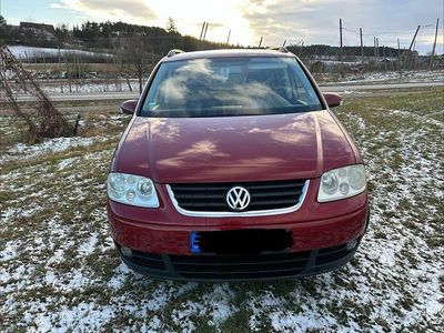 Rot Gebraucht 2004 VW Touran Trendline Van / Kleinbus | 1.200 € (Guter Preis)