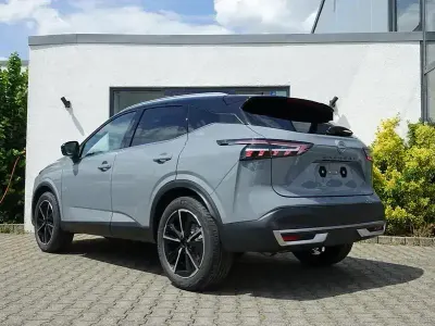 Neu Nissan Qashqai Tekna 158 PS (116 kW) 2026 Grau SUV