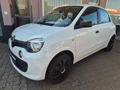 Gebraucht Renault Twingo Life 69 PS (50 kW) 2016 Weiß Kleinwagen
