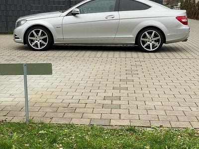 Gebraucht Mercedes C180 156 PS (114 kW) 2012 Silber Coupé
