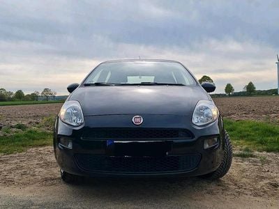 Second-hand Fiat Punto 69 CP (50 kW) 2017 Negru Hatchback