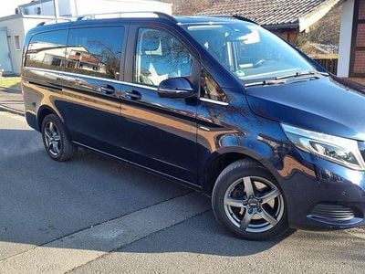 Blau Gebraucht 2017 Mercedes V250 Avantgarde Edition Van / Kleinbus | 38.999 € (Fairer Preis)