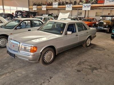 Silber Gebraucht 1989 Mercedes 420 SE Limousine | 20.750 €