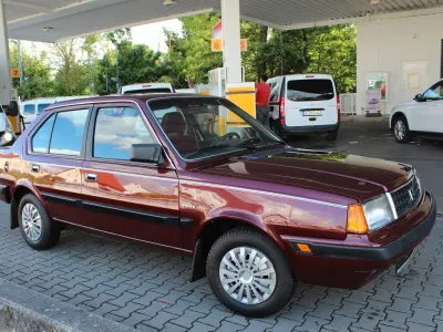 Gebraucht Volvo 360 116 PS (85 kW) 1985 Rot Limousine