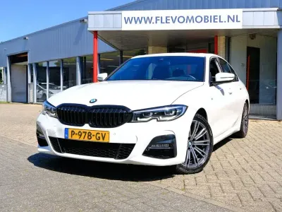Gebraucht BMW 318 M Sport 156 PS (114 kW) 2022 Weiß Limousine