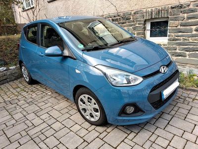 Gebraucht Hyundai i10 Trend 67 PS (49 kW) 2015 Blau Kleinwagen