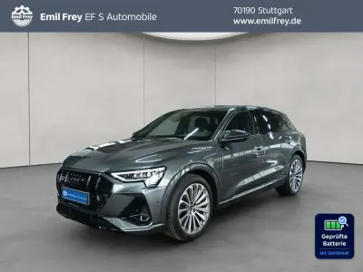 Gebraucht Audi e-tron S-Line 300 kW (408 PS) 2022 Daytonagrau perleffekt SUV