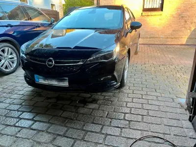 Gebraucht Opel Astra 105 PS (77 kW) 2018 Blau Kombi