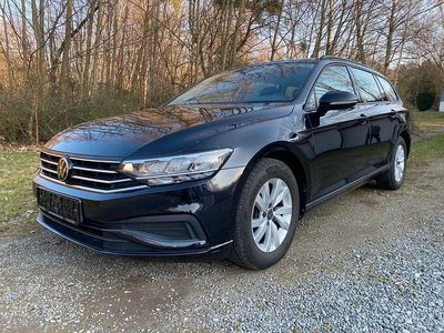 Gebraucht VW Passat 150 PS (110 kW) 2022 Schwarz Kombi