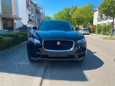 Occasion Jaguar F-Pace Portfolio 180 PK (132 kW) 2017 Zwart SUV