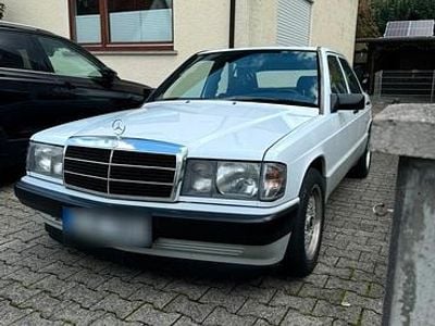 Usata Mercedes 190 122 CV (89 kW) 1989 Bianco Berlina