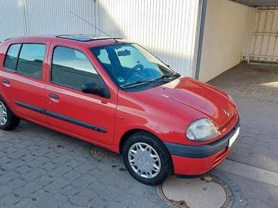 Gebraucht Renault Clio II 58 PS (42 kW) 1998 Rot Limousine