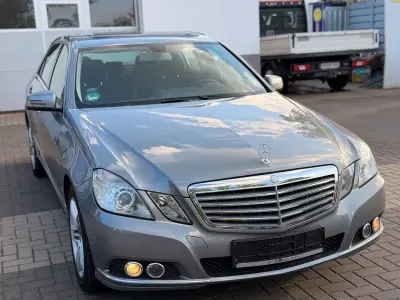 Gebraucht Mercedes E200 184 PS (135 kW) 2011 Silber Limousine
