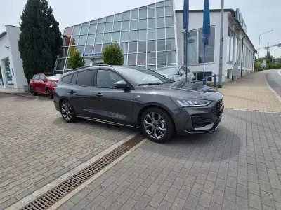 Gebraucht Ford Focus ST-Line 125 PS (91 kW) 2025 Grau Limousine