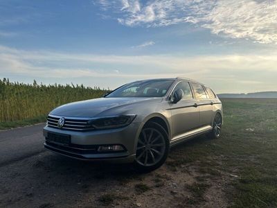 Grau Gebraucht 2016 VW Passat Highline Kombi | 16.000 € (Etwas zu teuer)