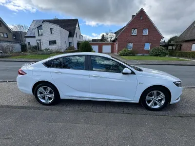 Gebraucht Opel Insignia Sport 136 PS (100 kW) 2020 Weiß Limousine