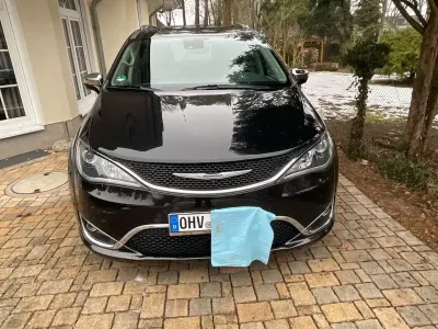 Gebraucht Chrysler Pacifica Limited 291 PS (214 kW) 2017 Schwarz Van / Kleinbus