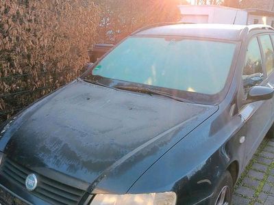 Schwarz Gebraucht 2004 Fiat Stilo Kombi | 500 €