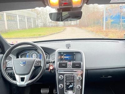 Grau Gebraucht 2015 Volvo XC60 R-Design SUV | 15.000 €