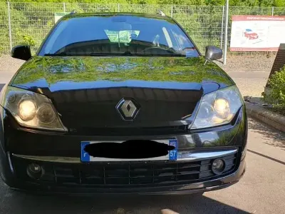 Gebraucht Renault Laguna GrandTour Dynamique 150 PS (110 kW) 2008 Schwarz Kombi