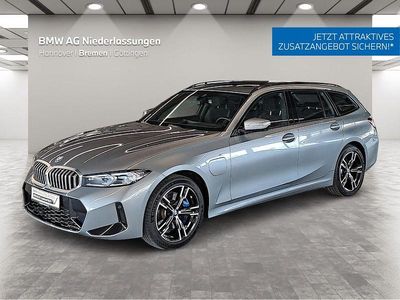 Gebraucht BMW 330 M Sport 292 PS (214 kW) 2025 Grau Kombi