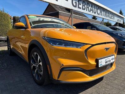 Usata Ford Mustang Mach-E Basis 197 kW (269 CV) 2023 Arancione SUV