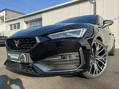 Gebraucht Cupra Leon VZ1 300 PS (220 kW) 2024 Mitternachtsschwarz Limousine