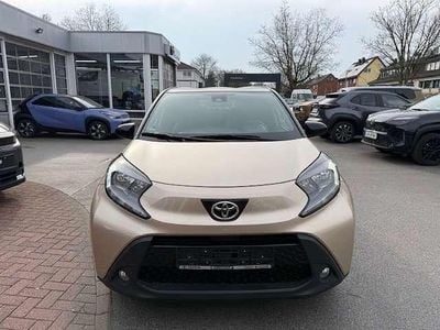 Gebraucht Toyota Aygo X Pulse 72 PS (52 kW) 2022 Ginger beige / night sky black SUV