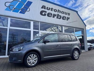 Grau Gebraucht 2014 VW Touran Life Van / Kleinbus | 10.450 € (Fairer Preis)