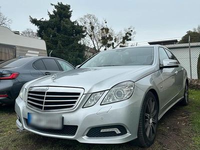 Gebraucht Mercedes E220 170 PS (125 kW) 2009 Silber Limousine