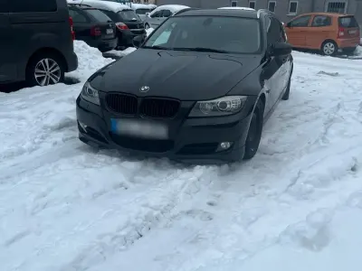 Gebraucht BMW 318 143 PS (105 kW) 2010 Schwarz Kombi