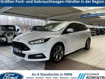 Używany Ford Focus ST 185 KM (136 kW) 2018 Biały Kombi