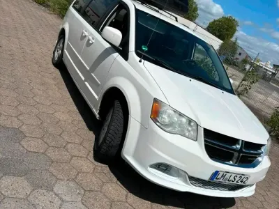 Gebraucht Dodge Grand Caravan 286 PS (210 kW) 2011 Weiß Van / Kleinbus