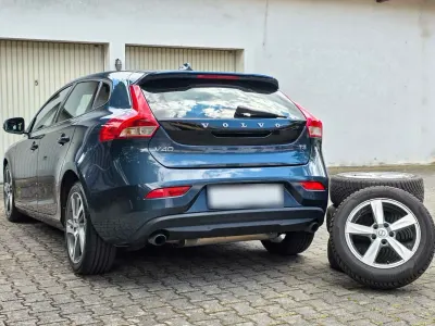 Gebraucht Volvo V40 Kinetic 152 PS (111 kW) 2017 Kleinwagen