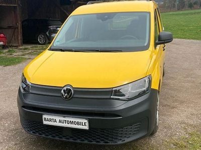 Usata VW Caddy 102 CV (75 kW) 2021 Giallo Monovolume