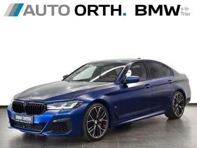 Gebraucht BMW 550 M Sport 530 PS (389 kW) 2023 Individual frozen marina bay b Limousine