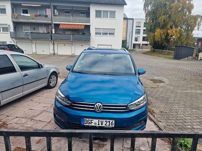 Blau Gebraucht 2019 VW Touran IQ Drive Van / Kleinbus | 18.900 € (Guter Preis)