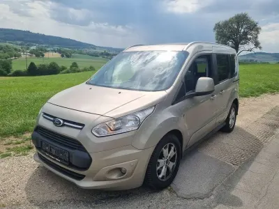 Gebraucht Ford Tourneo Connect Titanium 120 PS (88 kW) 2017 Titangrau metallic Van / Kleinbus
