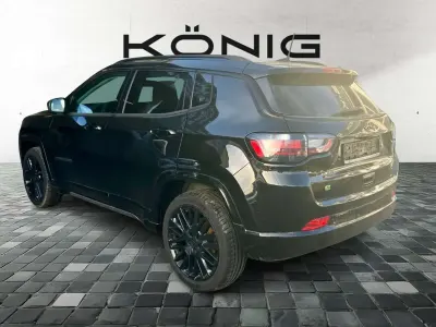 Gebraucht Jeep Compass Altitude 131 PS (96 kW) 2023 Solid black SUV