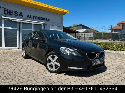 Używany Volvo V40 Kinetic 120 KM (88 kW) 2016 Czarny Sedan/Limuzyna