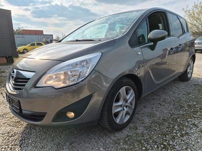 Begagnad Opel Meriva Design Edition 120 HK (88 kW) 2011 Grå Minibuss