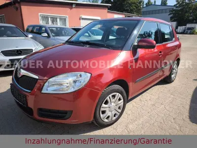 Gebraucht Skoda Fabia Ambiente 69 PS (50 kW) 2008 Cervena flamenco/flamenco rot Kleinwagen