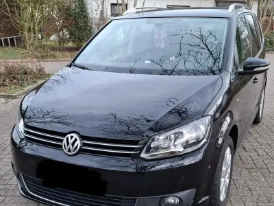 Gebraucht VW Touran Edition 105 PS (77 kW) 2014 Schwarz Van / Kleinbus