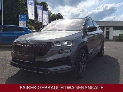 Neu Skoda Karoq SportLine 150 PS (110 kW) 2026 Grau SUV