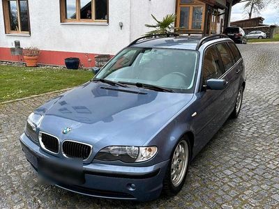 Gebraucht BMW 320 150 PS (110 kW) 2002 Blau Kombi
