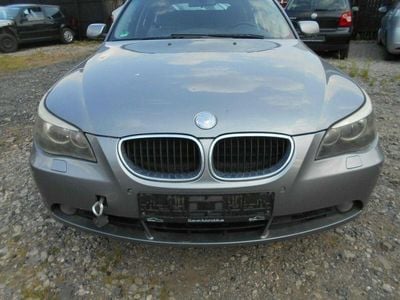 BMW 525