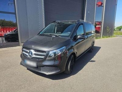 Mercedes V220